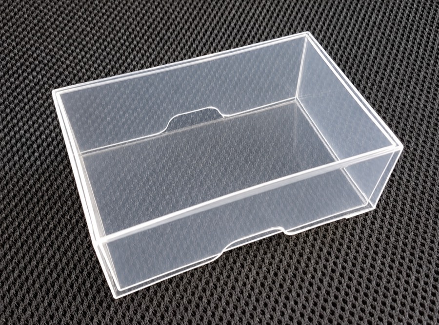 Leere transluzente Plastilys-Box aus Polypropylen